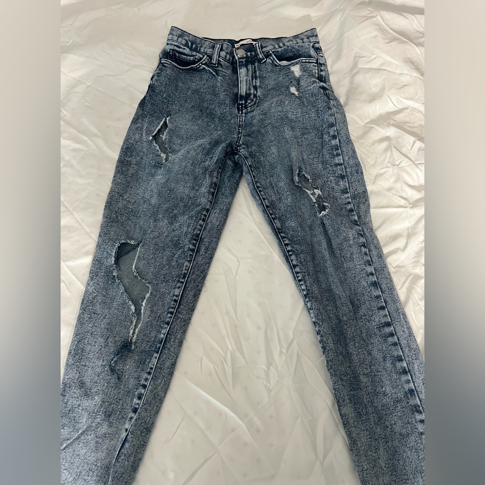 Women’s ripped jeans. Size 3